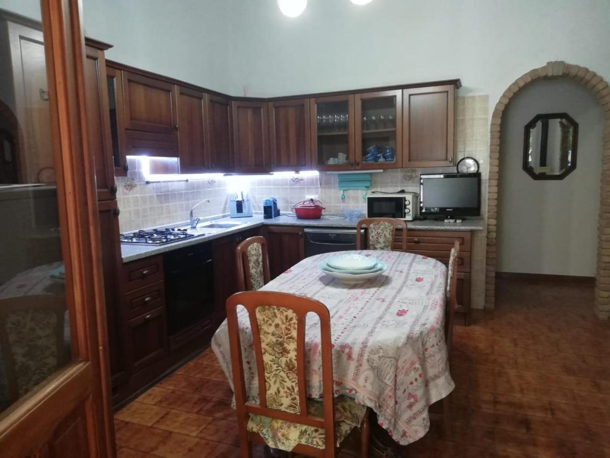 Villa Murgia Solanas  Eksteriør billede