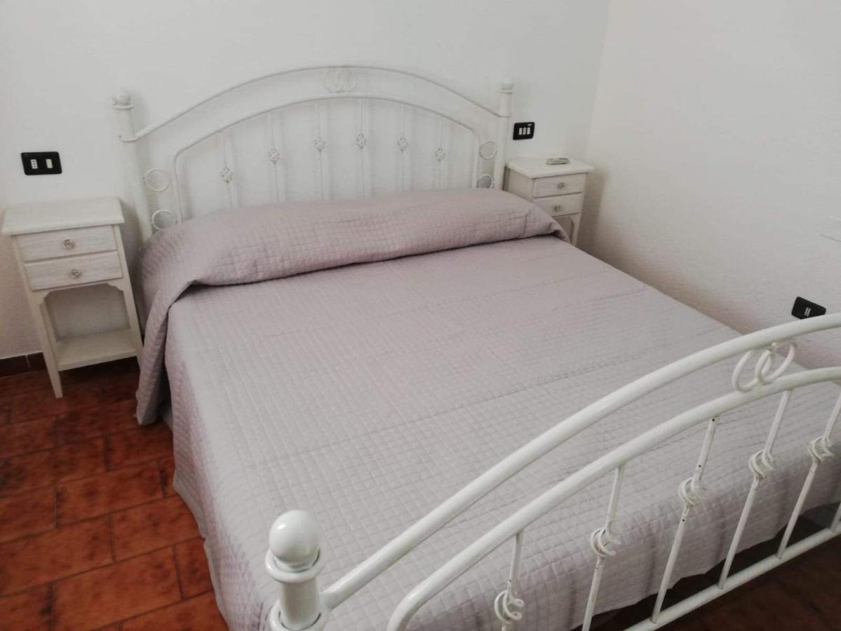 Villa Murgia Solanas  Eksteriør billede